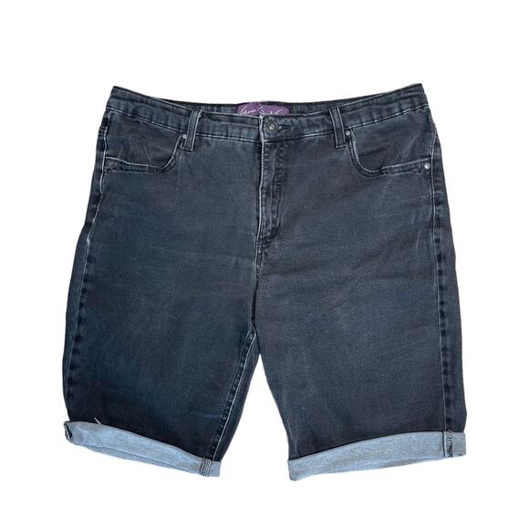 GLORIA VANDERBILT Faded Black Cut Off Bermuda Denim Jean Shorts Women’s Size 14 - Picture 1 of 6
